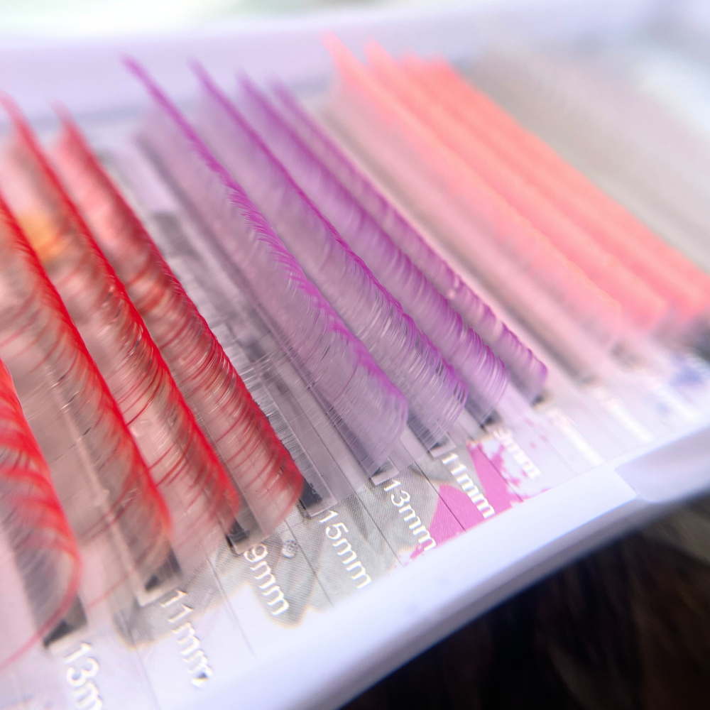 White Base Ombré + Silver Accent Lashes CC Curl 0.03 | (9–15mm)