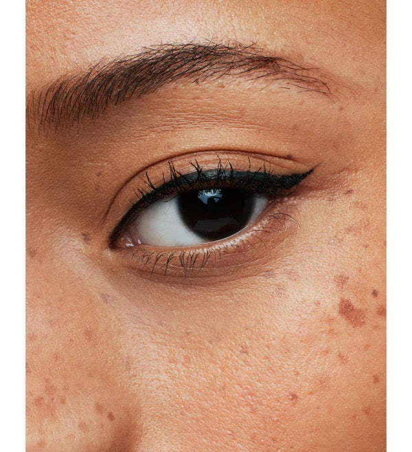 Babe Lash Enriching Eyeliner