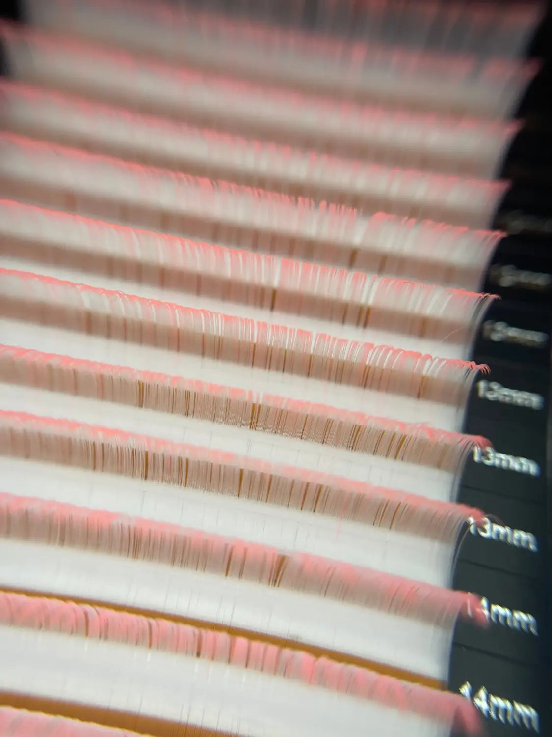Ombrè Volume 0.05 CC 12-15mm Mixed Tray - white to pink - AK Cashmere Lash Trays