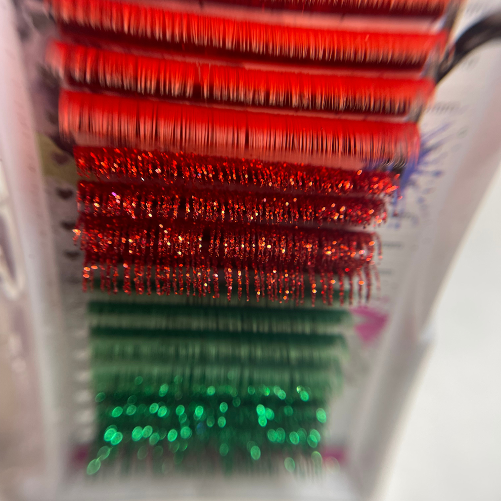 Art Series Color Lash Extensions – 0.03 CC Curl | Red & Green Collection (16 Rows)