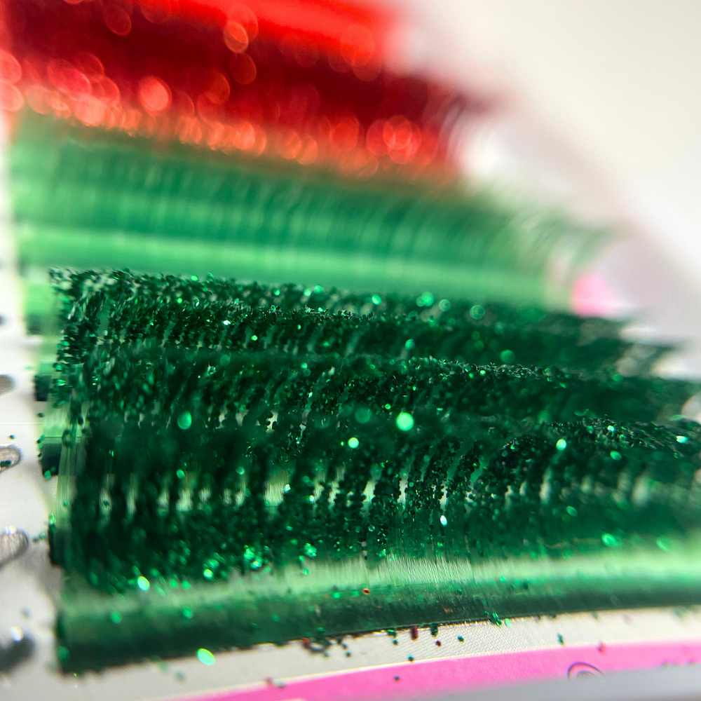 Art Series Color Lash Extensions – 0.03 CC Curl | Red & Green Collection (16 Rows)