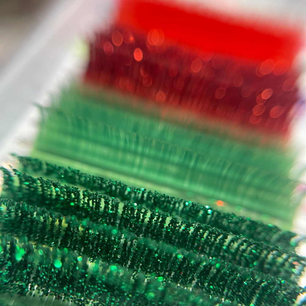 Art Series Color Lash Extensions – 0.03 CC Curl | Red & Green Collection (16 Rows)